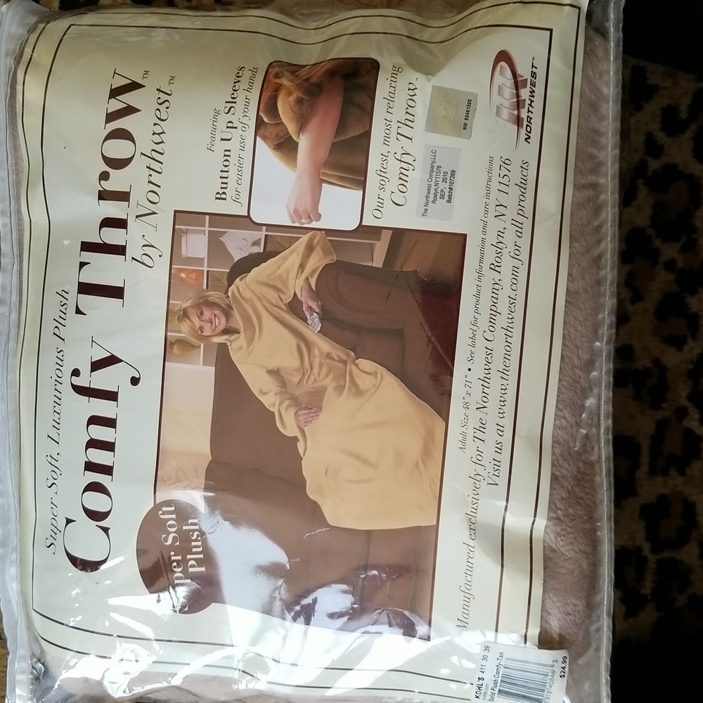Super soft luxurious plush comfy throw NWTS